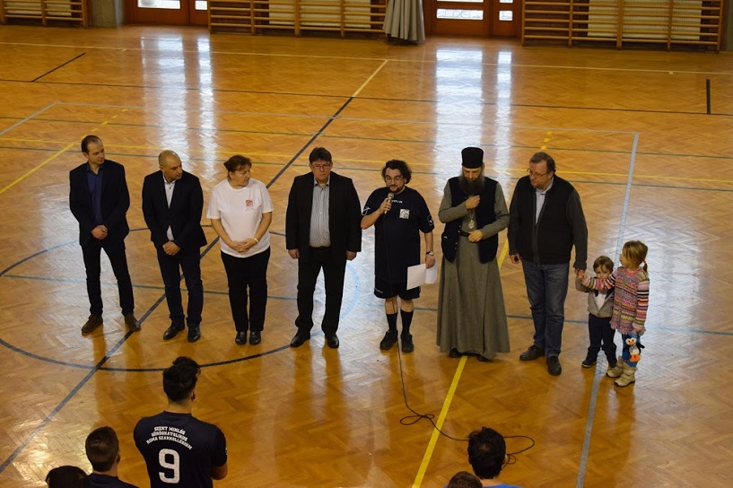 megnyitó