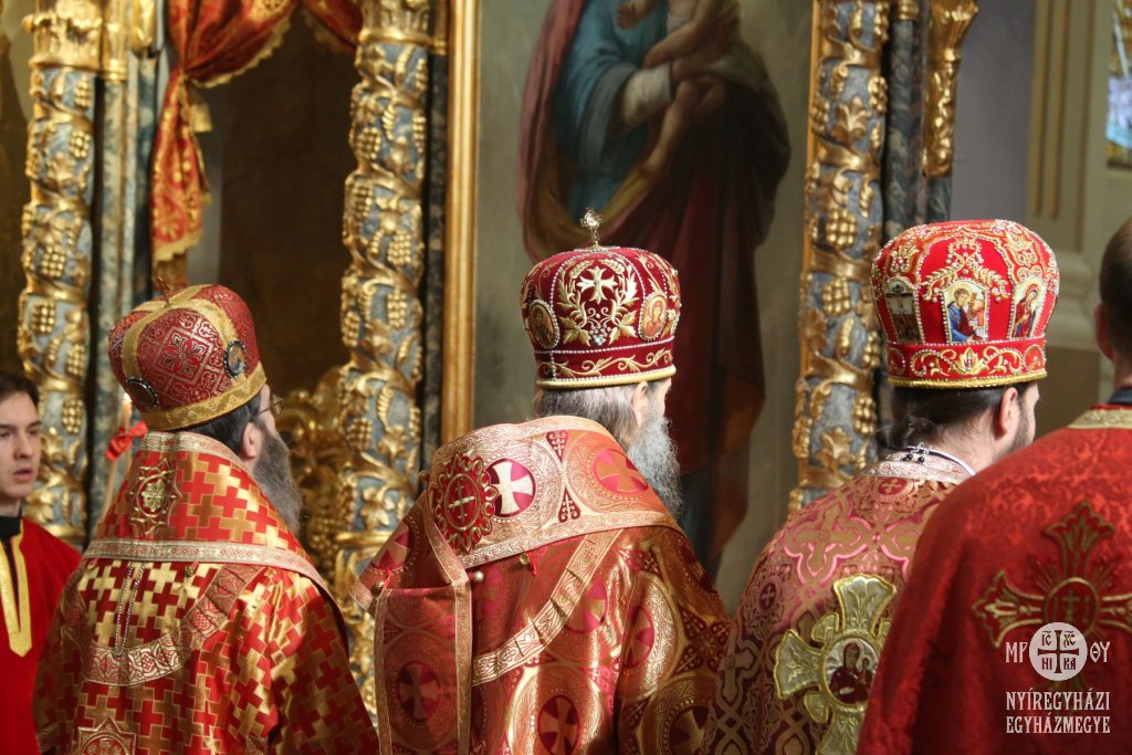 a Hierrarchák a liturgián