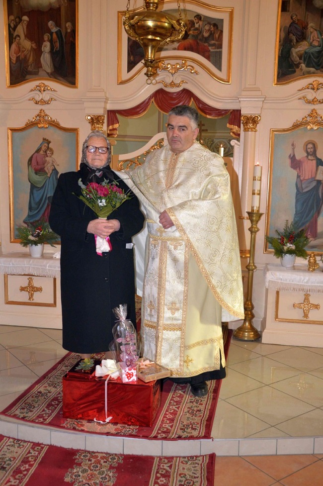 Annuska néni és Tamás atya
