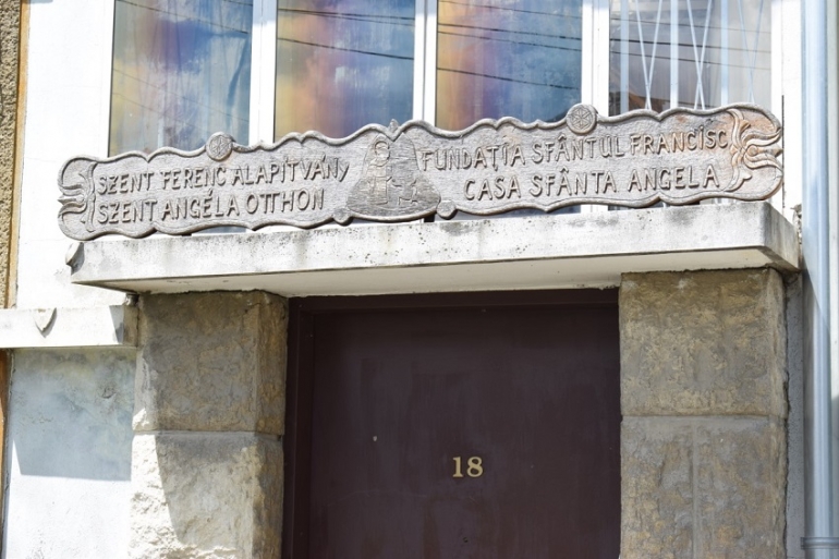 Szent Angéla Ház