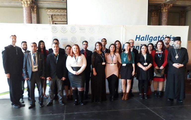 hallgatói és alimni csoportkép, jobbról Orosz Atanáz püspök, balról Makkai László igazgató