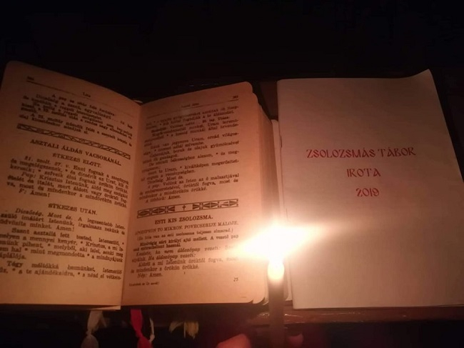 imakönyv és füzet