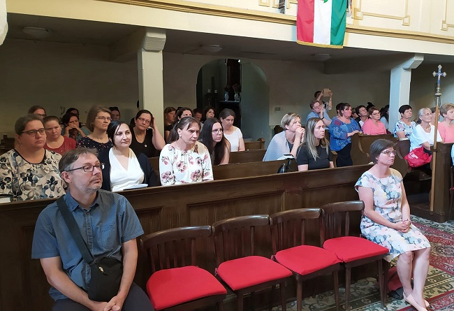 katekéták a templomban