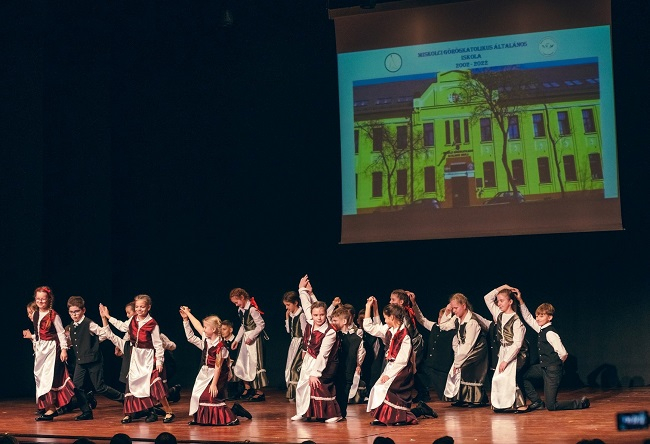 nyitókép a gálán