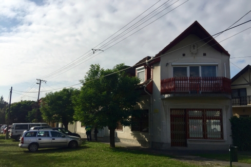 A kápolna és parókia épülete – Gyöngyös, Országút út 11.