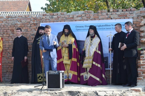 alapkőletétel Beregszászon