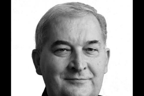 Mosolygó Béla