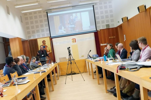 a konferencia